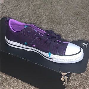 Brand new Women’s converse.